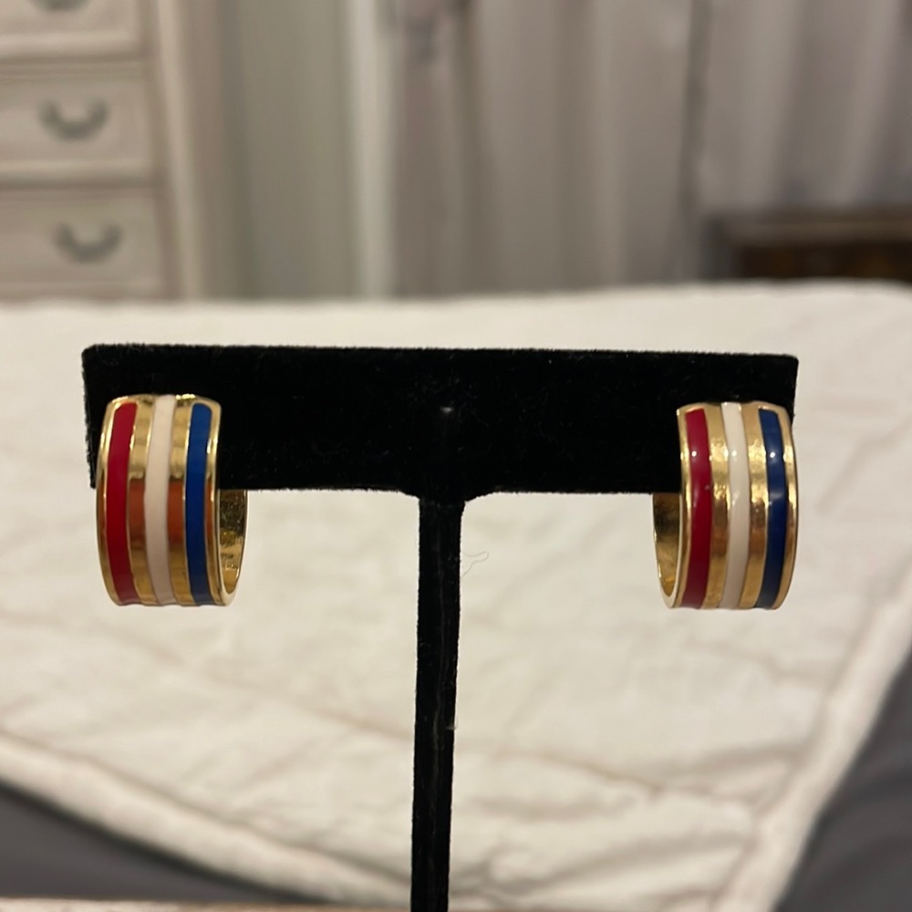 Vintage Avon Gold Tone Patriotic Red White Blue Hoop Dangle Drop Earrings